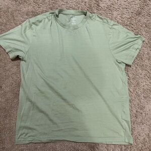 H&M Light Green Short Sleeve Men’s Tee Size Large A-95